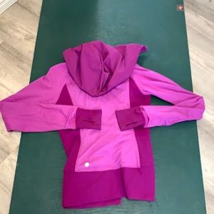 Lulu Lemon size 6 Reversible Jacket Light Weight
